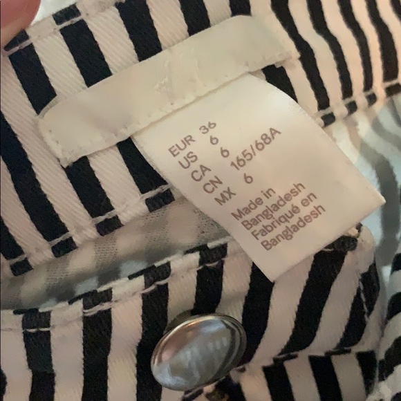 H&M size 6 striped shorts (never worn) - Picture 3 of 3
